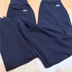 2 Figs Women’s Zamora Black Joggers, Regular fit